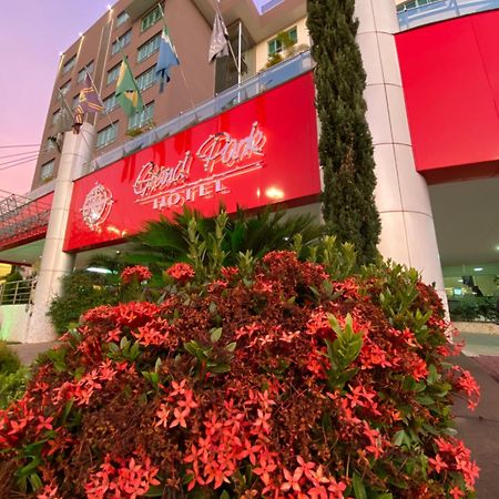 Hotel Grand Park กัมโปกรันเด ภายนอก รูปภาพ