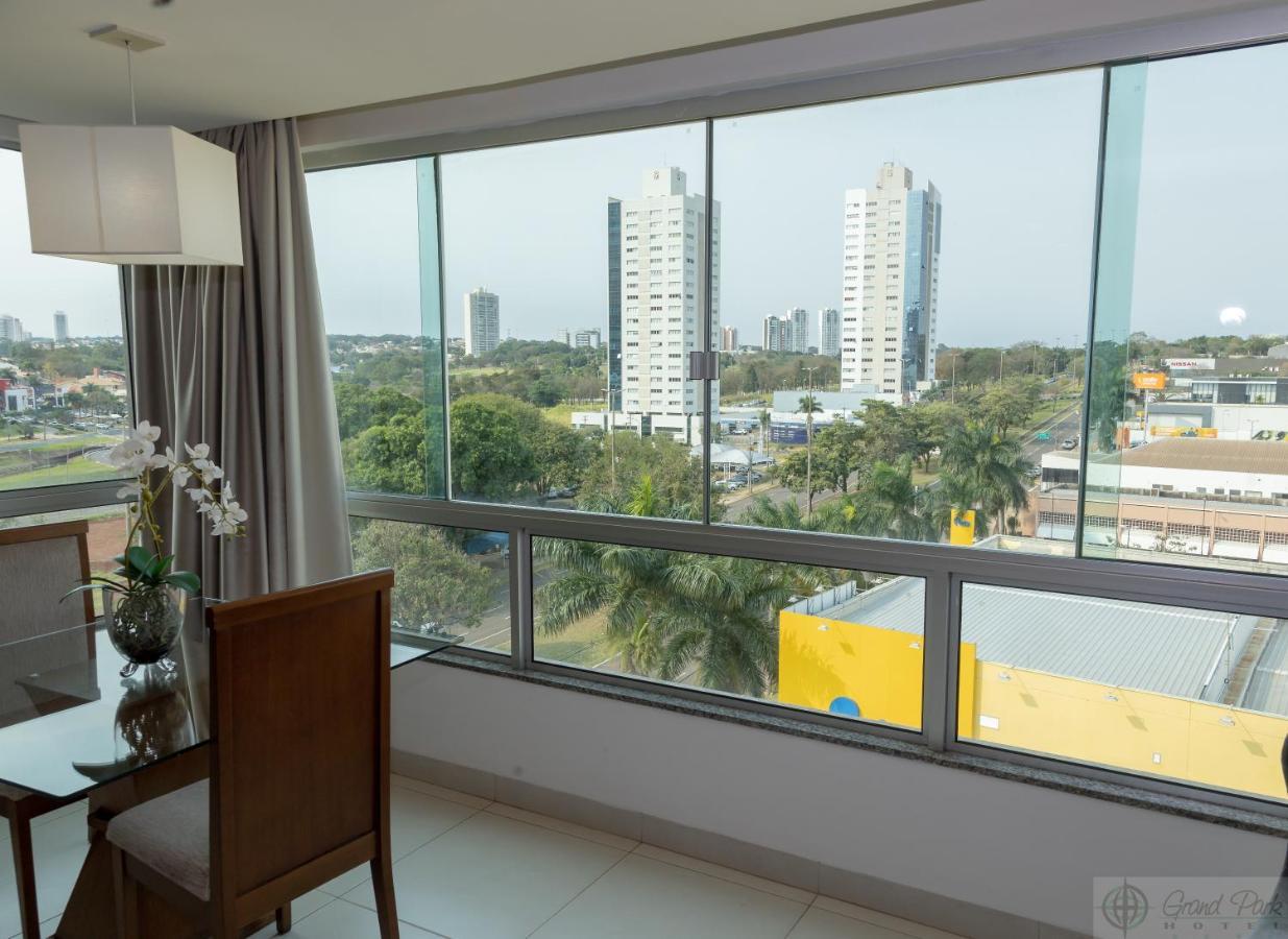 Hotel Grand Park กัมโปกรันเด ภายนอก รูปภาพ