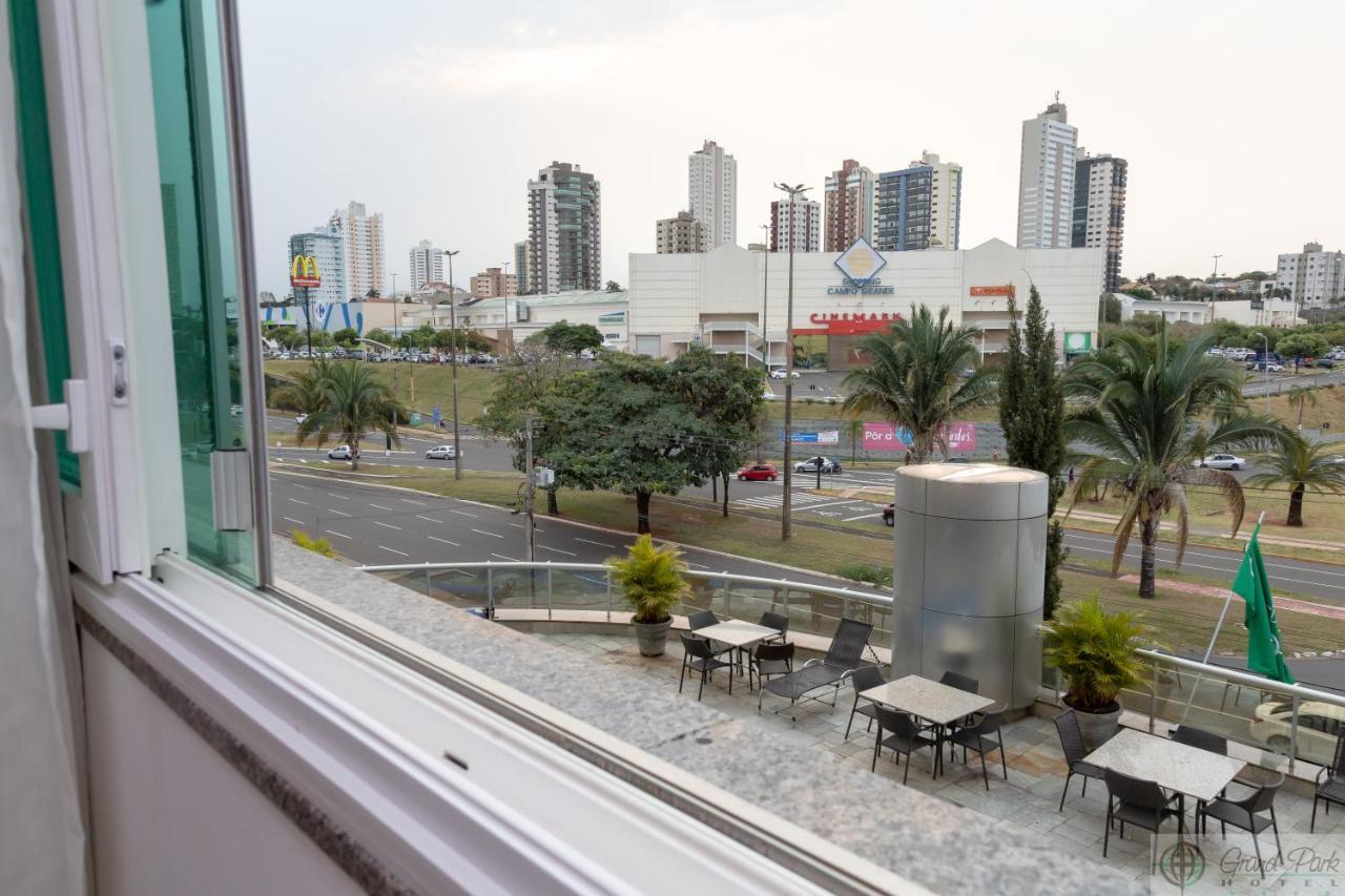 Hotel Grand Park กัมโปกรันเด ภายนอก รูปภาพ